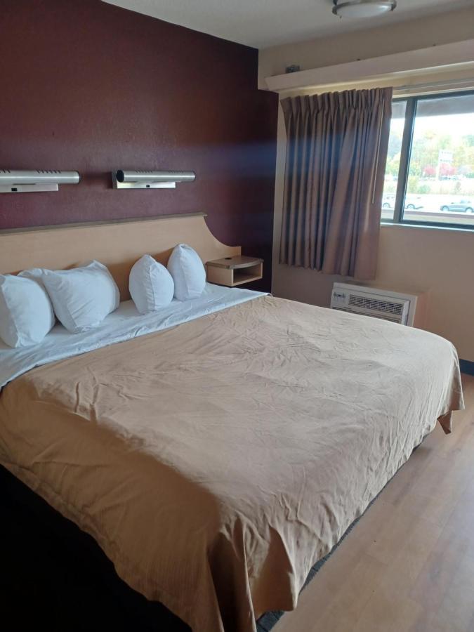Red Oak Inn Belleville Esterno foto